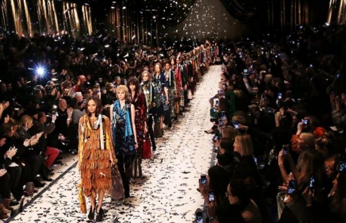 Burberry a lansat colectia feminina Prorsum, AW 2015!